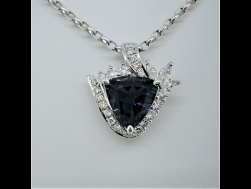 PTブル－トルマリン（2.069ct）ダイヤ（0.56ct）ペンダントネックレス