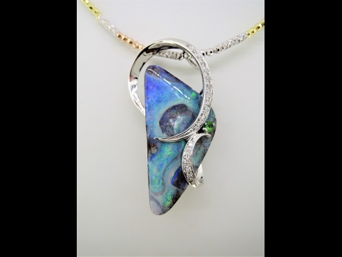 K18/K14ＷＧボルダ－オパ－ル（29.41.ct）ダイヤ（0.30ct）ブロ－チネックレス