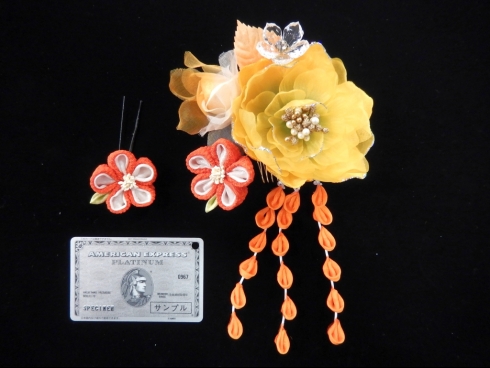 1526つまみ梅と花　コーム2点セット