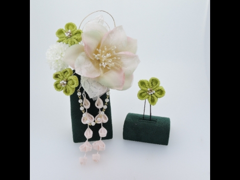 つまみ細工付フラワー　コーム＆Ｕピン２点セット(白×グリーン)