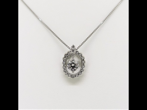 PTダイヤモンドペンダントネックレス　（中石0.558ct　脇石0.23ct）