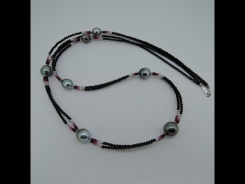 南洋タヒチ真珠・ルビ－・スピネルネックレス（70cm）