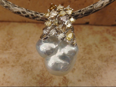 K18南洋バロック真珠　ｶﾗｰﾀﾞｲﾔﾓﾝﾄﾞﾍﾟﾝﾀﾞﾝﾄ・ﾈｯｸﾚｽ