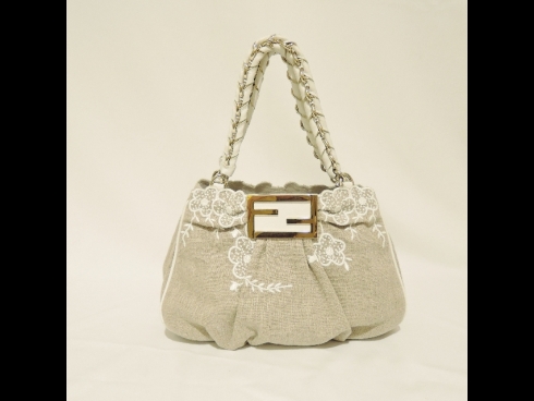 フェンディレ－ス刺繍バッグ　　（USED)