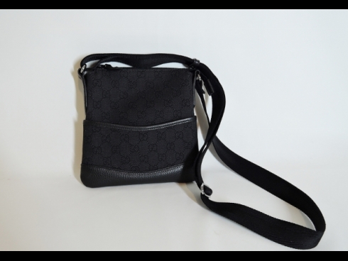 グッチ　ショルダ－バッグ　　（USED/未使用品）