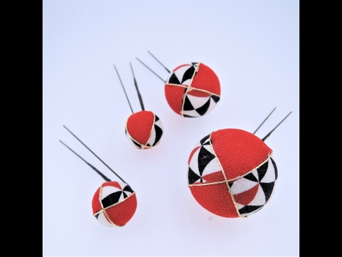 つまみ細工ミニＵピン4点セット　赤