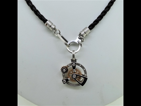 E-NOS　K18WGダイヤモンド（0.06ct）ペンダントネックレス