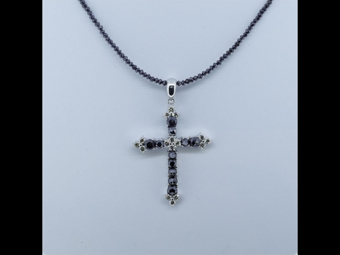 ブラックダイヤモンド  クロスペンダントネックレス