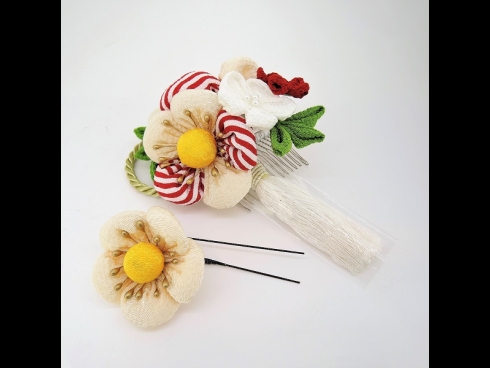 ちりめん梅つまみ細工フラワ－コ－ム2点セット 白