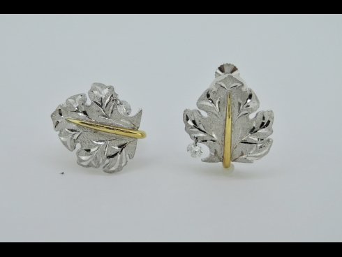 K18WGダイヤイヤリング