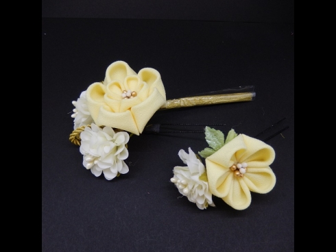 つまみふさ付ミニフラワー2点セット　オフ白