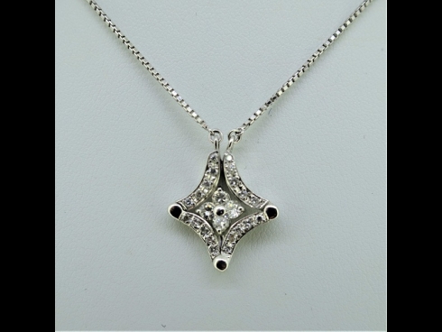 PTダイヤモンド（0.51ct）ペンダントネックレス2WAY