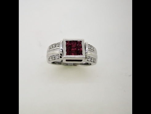 K18WGダイヤ・ルビ－リバ－シブルリング（D0.50ct、R0.55ct）