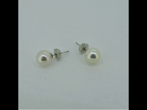 PTアコヤ真珠ピアス　8.5-8.0mm