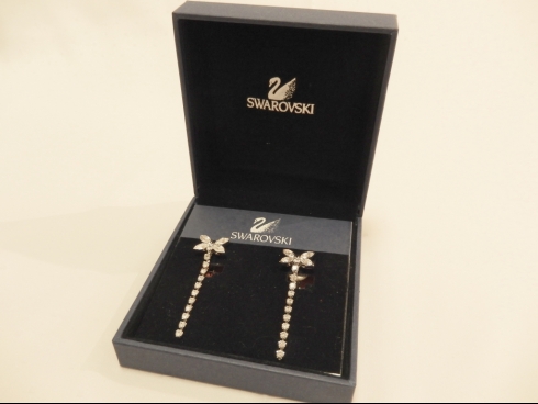 SWAROVSKI　イヤリング　　（USED)