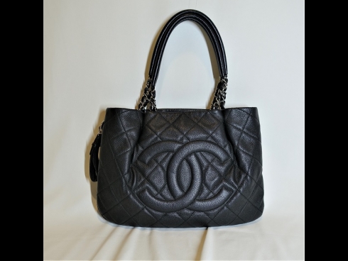 CHANEキャビアスキンマトラッセチェ－ンバッグ（美品）