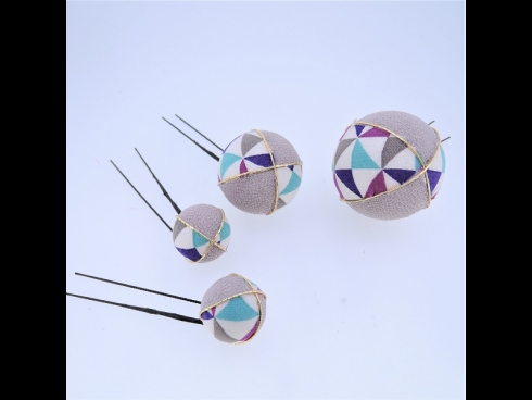 つまみ細工ミニＵピン4点セット　グレ－