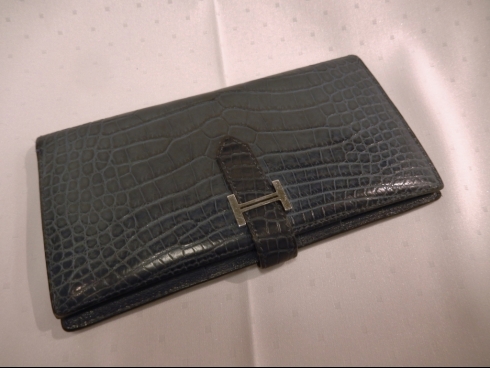 エルメス　ベアンクラシック財布　　（USED)