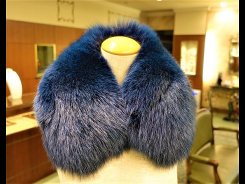 CELINE FOXカラ－（新品同様）