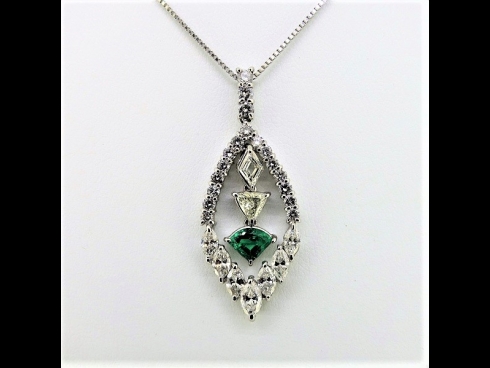 PTエメラルド（0.35ct）ダイヤモンド（1.79ct）ペンダントネックレス
