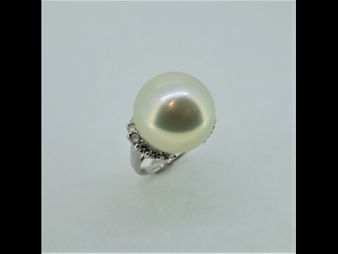 PT南洋白蝶真珠（16.7mm）ダイヤモンド（0.63ct）リング
