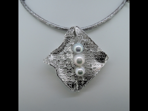 Silアコヤナチュラルカラ－真珠ペンダントブロ－チネックレス