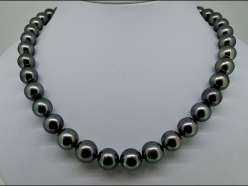 タヒチ（最高級ピ－コックグリ－ン）鑑定書付ネックレス（12.0-10.0mm）