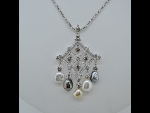 K18WG南洋天然真珠ダイヤモンドペンダントネックレス