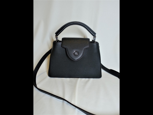 ルイヴィトン　カプシ－ヌBBトリオンレザ－バッグ（USED)