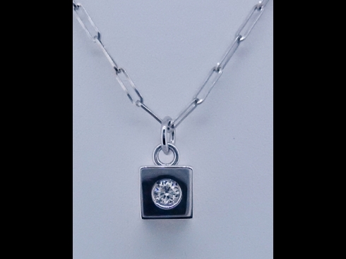 K18WGダイヤモンドペンダントネックレス