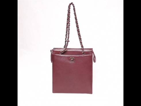 シャネル　チェーントートバック　　（USED)