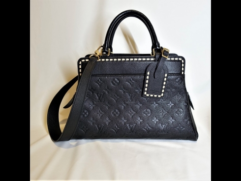 ルイヴィトン　アンブランドヴォ－ジュカーフバッグ（美品）