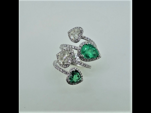 K18WGエメラルドダイヤモンドリング（E2.43,D1.51ct、D0.97ct）