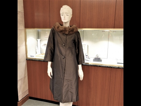 FOXEY　BOUTIQUE　シルクセ－ブルコ－ト（USED)