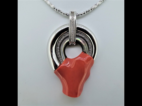K18サンゴ・ダイヤモンド（D0.31ct）ペンダント