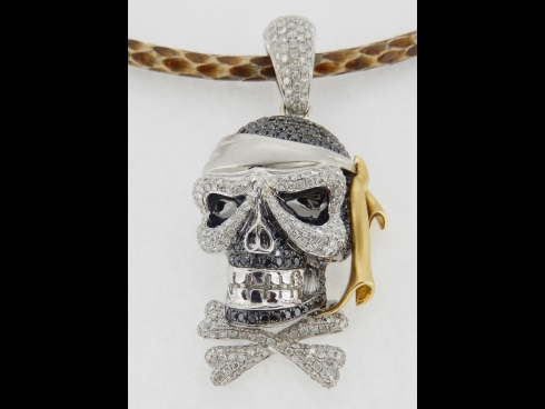 ペンダント スカルモチーフ