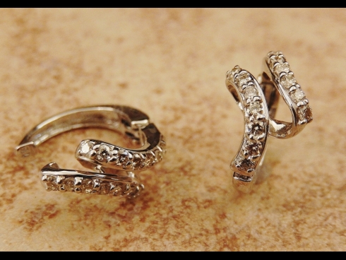 K14WGダイヤモンドピアリング