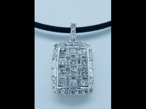 PTダイヤモンドペンダント　3.0ct