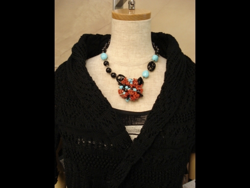 ｵﾆｷｽ・ﾄﾙｺ石・ｻﾝｺﾞ　ﾈｯｸﾚｽ