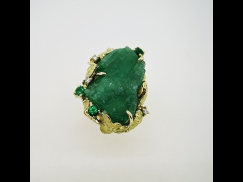 K18エメラルド・ダイヤモンドリング（E19.83ct・D0.07ct・E0.28ct）
