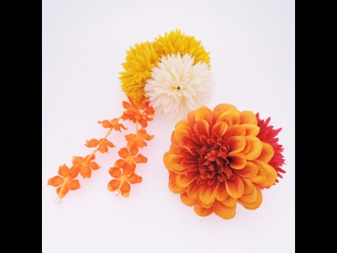 ポンポンマム花下がりクリップフラワ－コ－ム