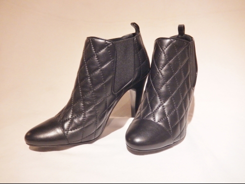 シャネル　マトラッセショートブーツ　　 (USED)