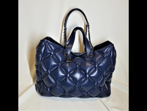 シャネル　バブルキルトライン　ラムトートバッグ（新品同様）